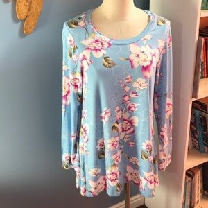 NWT Awuliffan sky blue floral basic essential tunic long sleeves crew neck top